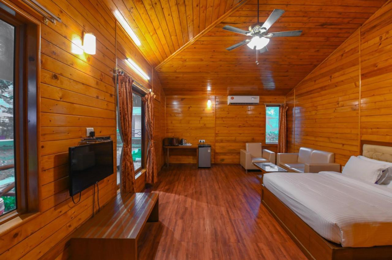 Cottage Room With Sitting Area,1369941317:JPEG